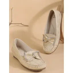 Carlton London Women's Gold Mocassins-picture-37