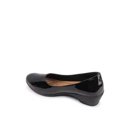 carlton london Women Round-Toe Slip-On Wedges image 4