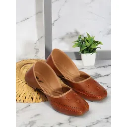 carrito Women Ethnic Embellished Square Toe Mojaris-picture-18