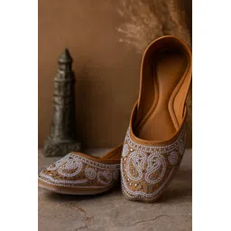 catbird Traditional Embellished Juttis Mojaris For Women-picture-23