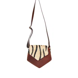 Celtic Unisex Leather Colourblocked Structured Sling Bag-picture-18