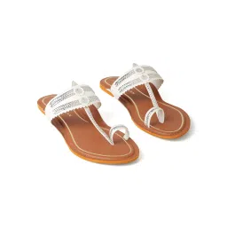 Chaal Chalan Noori White Kolhapuris-picture-26