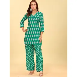 CHANSI Paisley Printed V-Neck Top & Trousers-picture-32