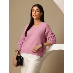 Chemistry Women V-Neck Fuzzy Pullover-picture-26