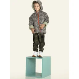 Cherry Crumble Boys Hooded Camouflage Reversible Casual Puffer Jacket image 5