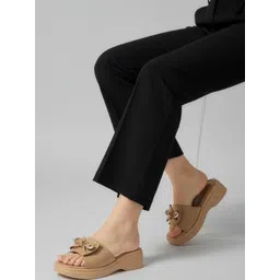 CHINRAAG Flatform Sandals with Bows-picture-19