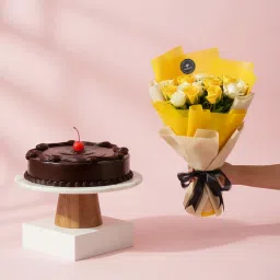 Chocolate Truffle Cake With Bright Roses-picture-38