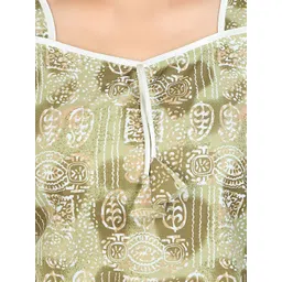 CINCO Women Ethnic Motifs Printed Maxi Nightdress image 5