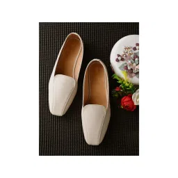 CLOG LONDON Off White Comfortable Pumps-picture-23