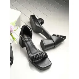 Clog London Women's Black Ankle Strap Sandals-picture-17