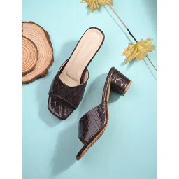 Clog London Women's Brown Casual Sandals image 1