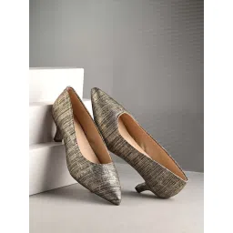 Clog London Women's Copper Casual Pumps image 1