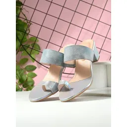 Clog London Women's Grey Toe Ring Sandals-picture-31