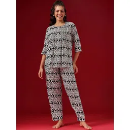 Clovia Women Printed Night suit-picture-12