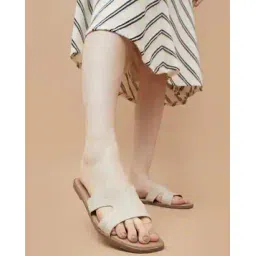 code by lifestyle Women Flat Sandals with PU Upper-picture-18