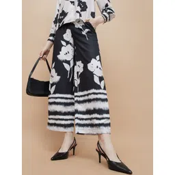 CODE by Lifestyle Women Floral Printed Regular Fit Culottes Trousers-picture-29