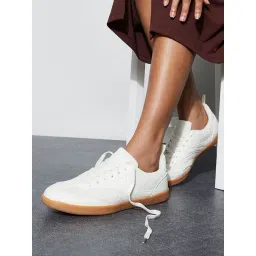 Code by Lifestyle Women's Off White Sneakers-picture-16