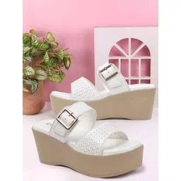 Colo Women Printed Platform Sandals-picture-30