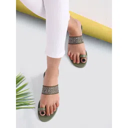 Colo Woven Design One Toe Flats-picture-26