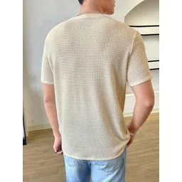 Colorchakra Men Checked V-Neck Pockets T-shirt image 3