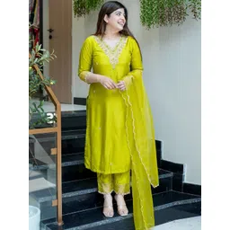 CREEPER Women Floral Printed Kurta with Trousers & Dupatta-picture-40