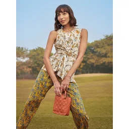 Crimsoune Club Women Yellow Floral Print Cinched Waist Longline Top-picture-38