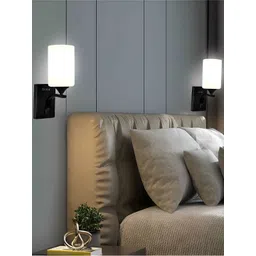 Cruv Black Metal Wall Lamp image 4