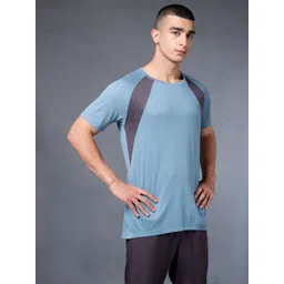 CULT Men Run Champion Blue Tshirt-picture-25