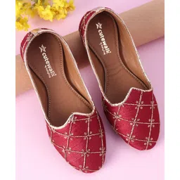 Cute Walk by Babyhug Ethnic Wear Mojaris - Maroon-picture-15