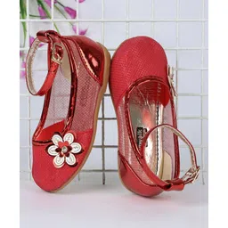 Cute Walk by Babyhug Floral Motif Bellies - Red-picture-18