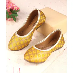 Cute Walk by Babyhug Foil Print Mojaris - Yellow-picture-36