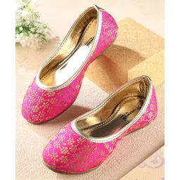 Cute Walk by Babyhug Mojaris - Pink-picture-27