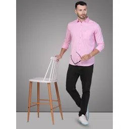 D Finish Men Solid Spread Collar Cotton Casual Shirt image 2