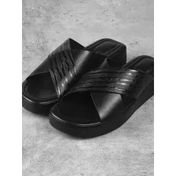 Da Vinchi by Metro Black Cross Strap Sandals-picture-17
