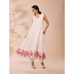 Daali Pink Regular Fit Printed Kurtas-picture-13