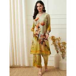DAARI Floral Printed V-Neck Straight Kurta With Trousers-picture-12