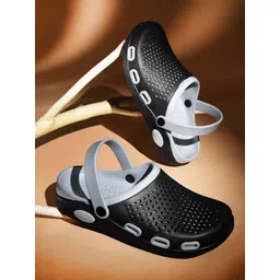 Deflow Men Self Design Lightweight Clogs-picture-41