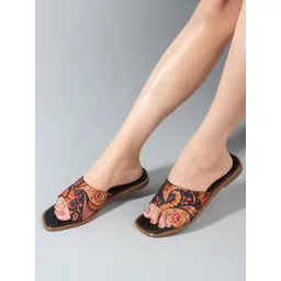 Denill Women Printed Open Toe Flats-picture-24