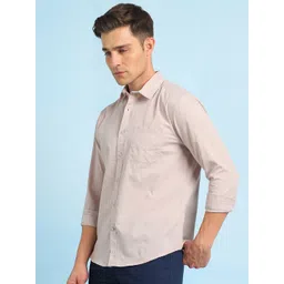 Dennis Lingo Men Relaxed Fit Spread Collar Solid Cotton Casual Shirt image 5