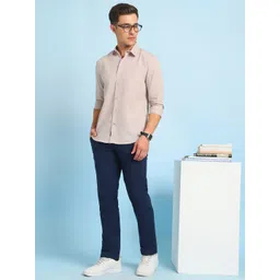 Dennis Lingo Men Relaxed Fit Spread Collar Solid Cotton Casual Shirt image 3