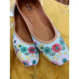 DESI COLOUR Embroidered Leather Ethnic Mojaris-picture-10