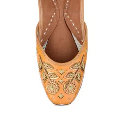 DESI COLOUR Embroidered Leather Ethnic Mojaris image 4