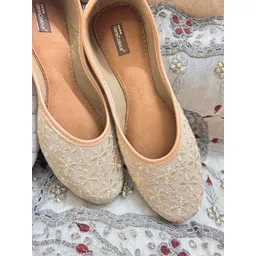 DESI COLOUR Women Embroidered Mojaris Flats-picture-29