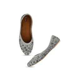 DESI COLOUR Women Embroidered Woven Design Ethnic Mojaris image 2