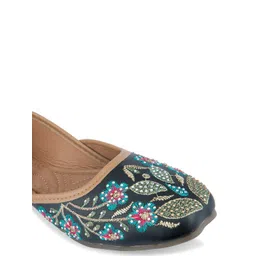 DESI COLOUR Women Ethnic Embellished Velvet Mojaris image 3