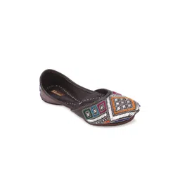 DESI COLOUR Women Leather Ethnic - Embellished Mojaris Flats-picture-30