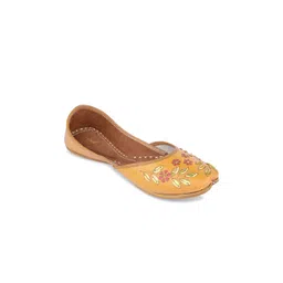 DESI COLOUR Women Printed Ethnic Embellished Leather Mojaris-picture-36