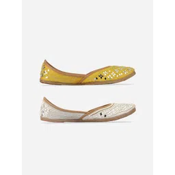 DESI COLOUR Women White Embellished Leather Ethnic Mojaris Flats-picture-37