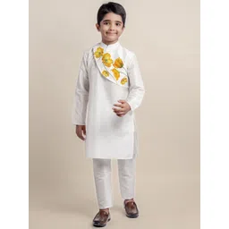 DEVOILER Boys Ethnic Motifs Panelled Dupion Silk Kurta with Pyjamas-picture-17