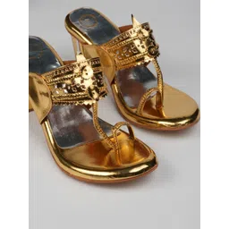 Dhaga Women Colourblocked Trekking Shoes-picture-25